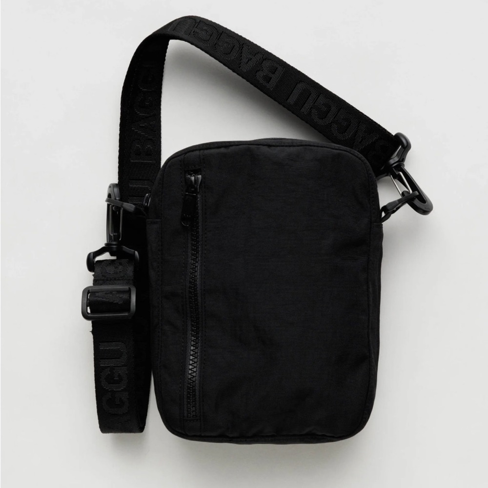 Available - Baggu SPORTS CROSS BODY BLACK - used once